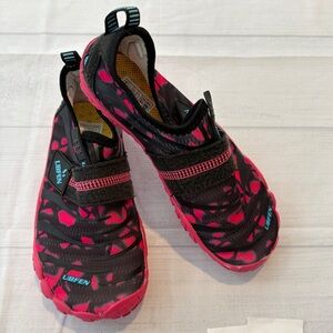 Kids' Pink & Black UBFEN Water Shoes - Lightweight Slip-On